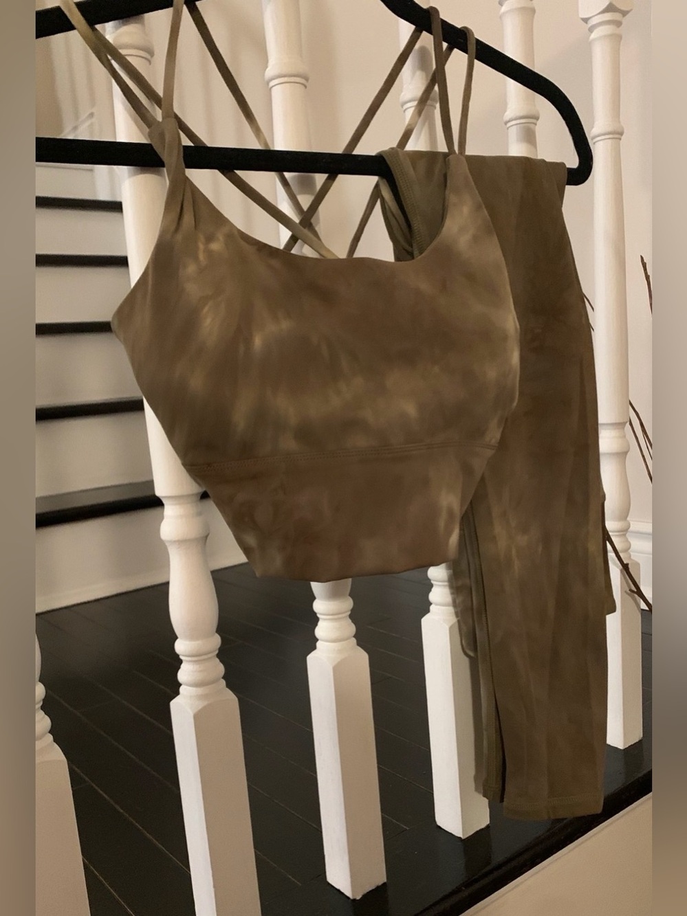 Le Lis Olive Tie-Dye Active Leggings & Strappy Sports Bra Set